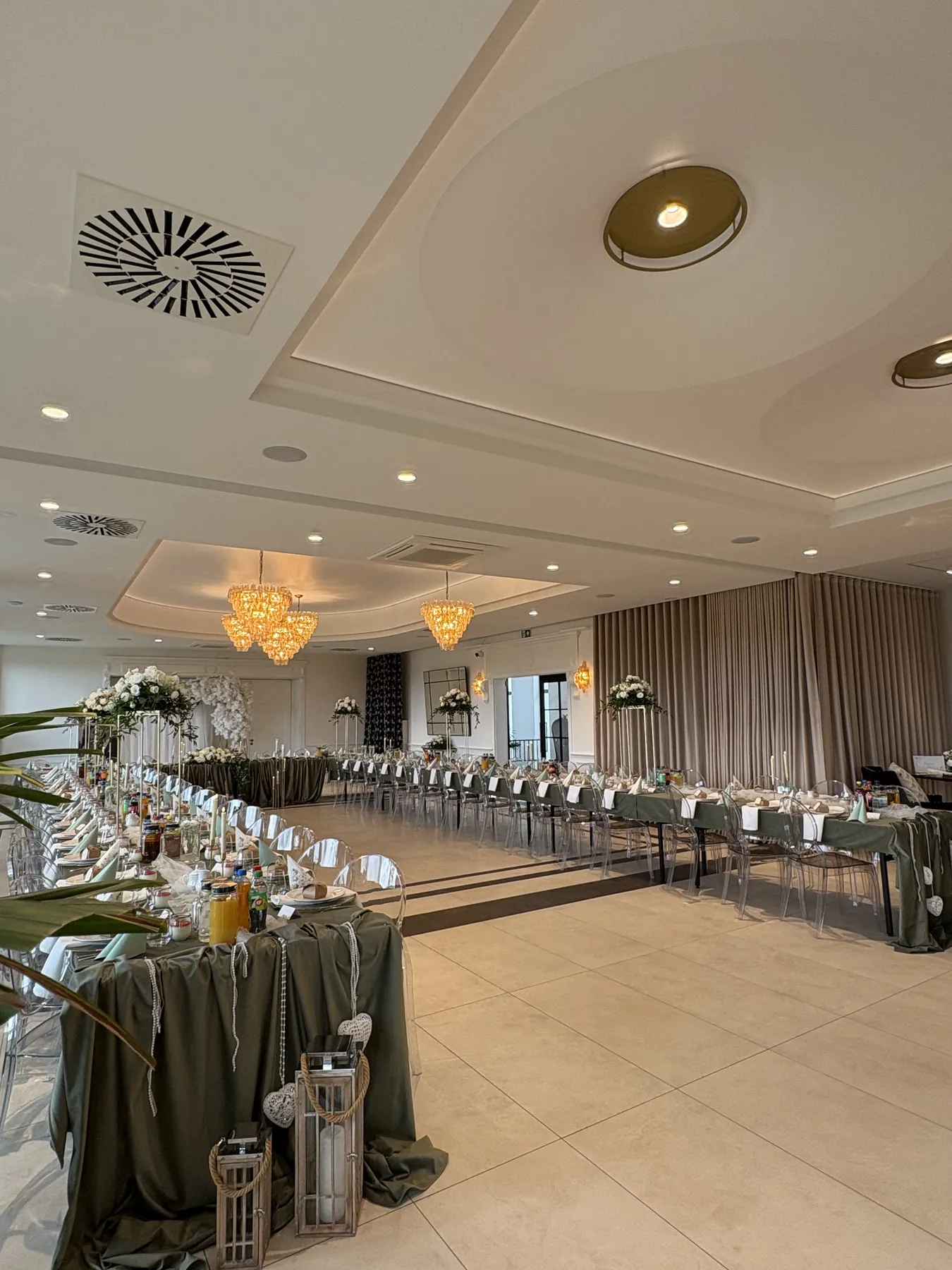 Sala Restauracji Stenka przygotowana na przyjęcie