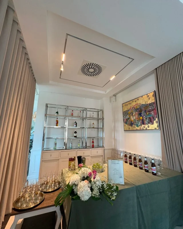Wnętrze lub aranżacja przyjęcia w Restauracji Stenka