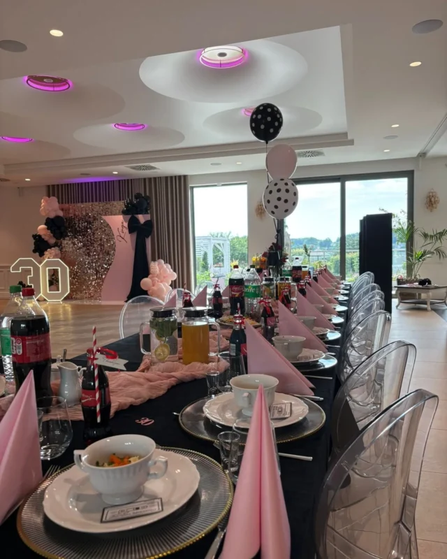 Wnętrze lub aranżacja przyjęcia w Restauracji Stenka