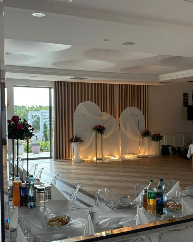 Wnętrze lub aranżacja przyjęcia w Restauracji Stenka